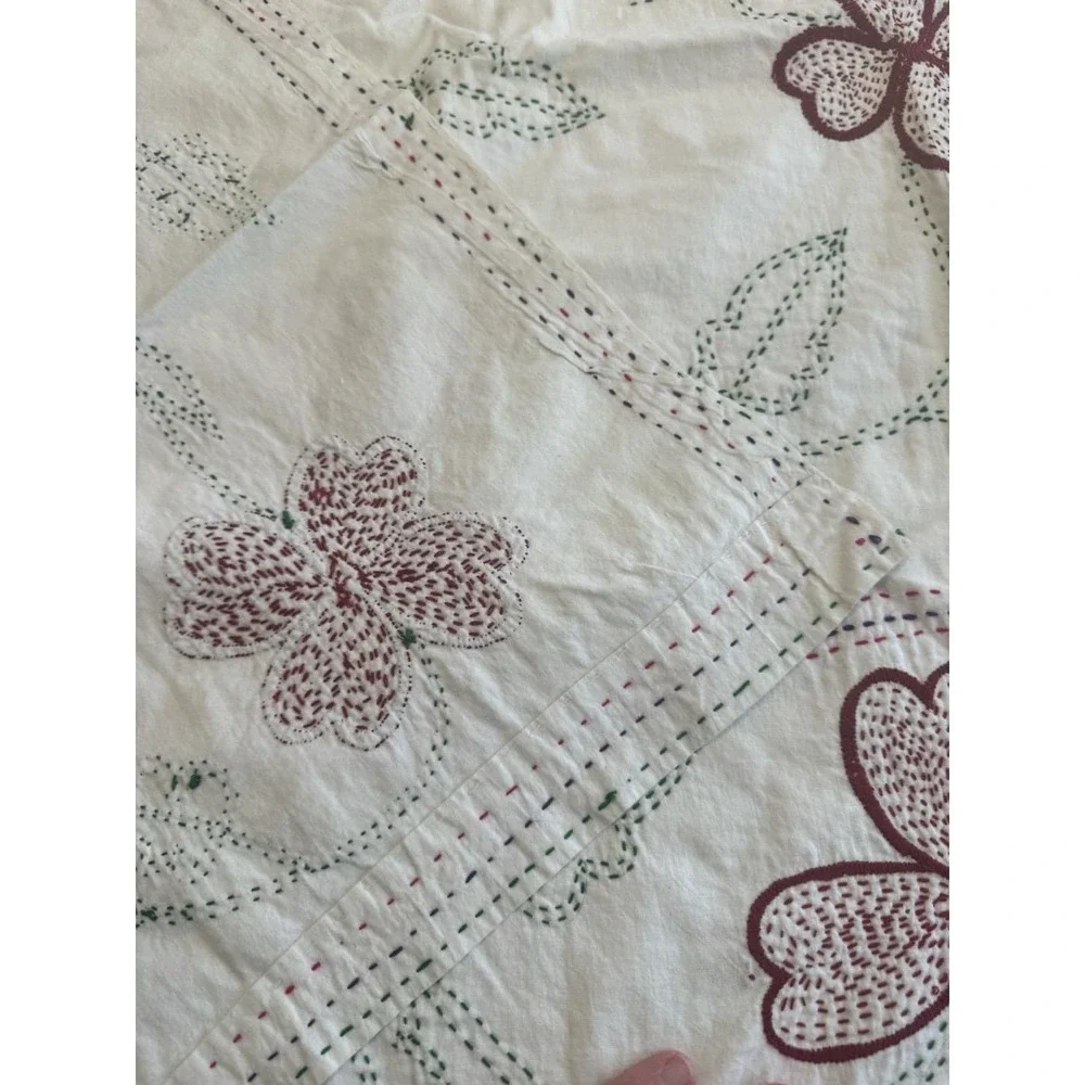 Hand Embroidered Kantha Cotton Bedspread Throw Floral White Burgundy 65x80